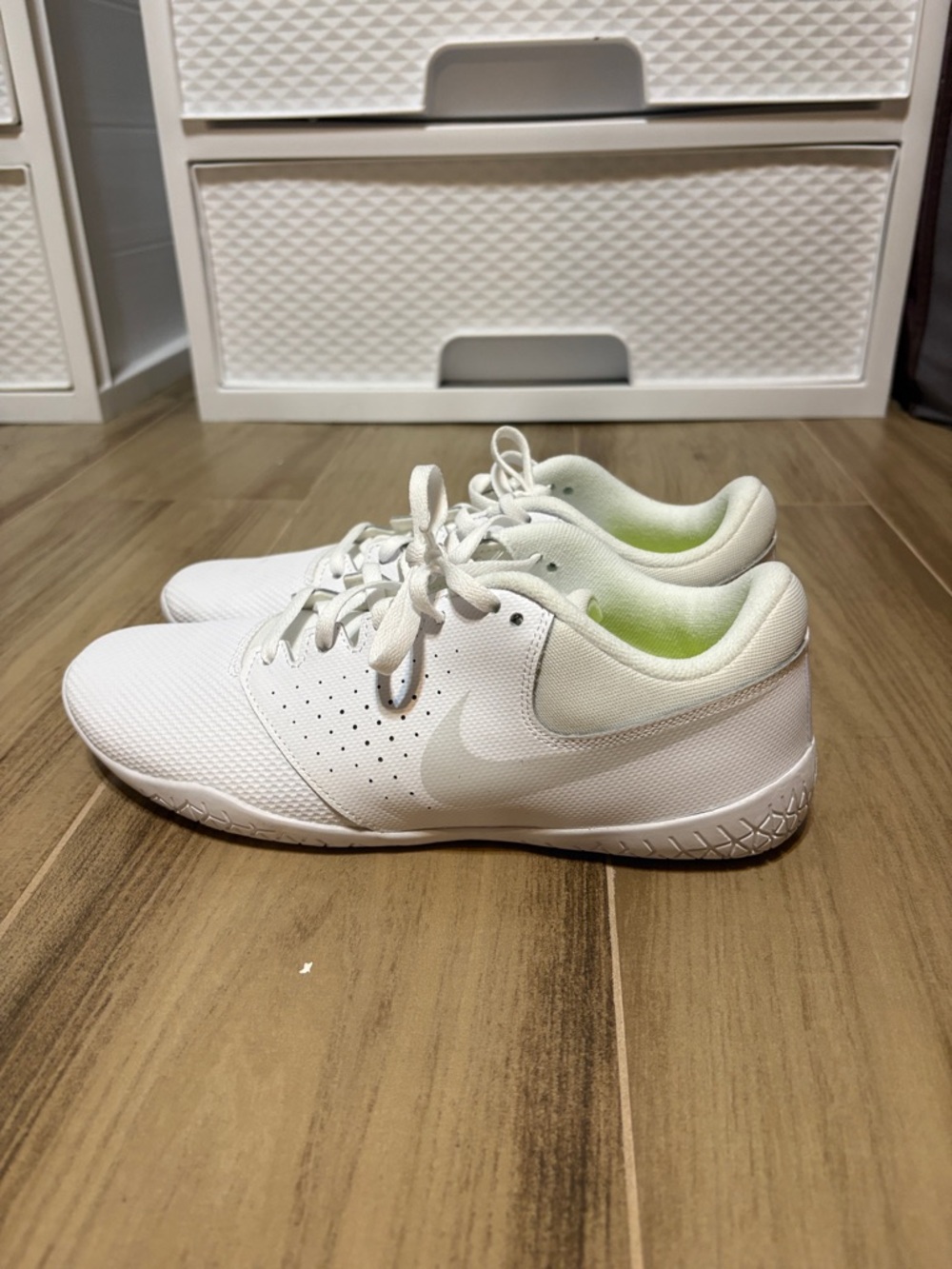 Nike White Cheerleading Low-Top Sneakers with Light Green Lining